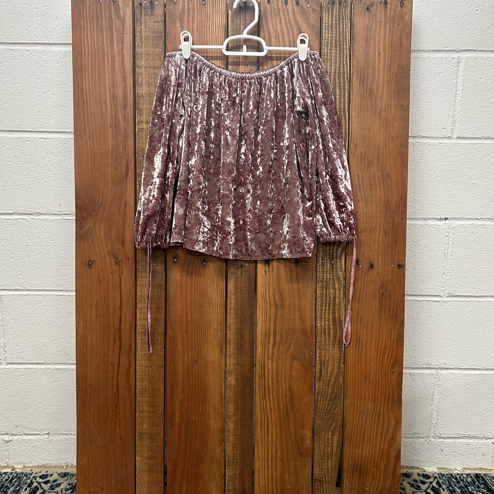 American Eagle size small pink off the shoulder top